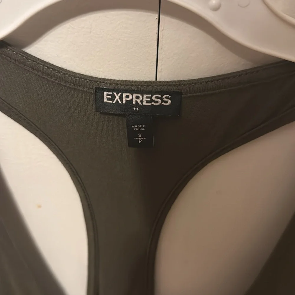 Express Relaxed Tank Top - Picture 2 of 2